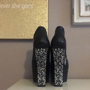 STEVE MADDEN ROCSTAR HEELS